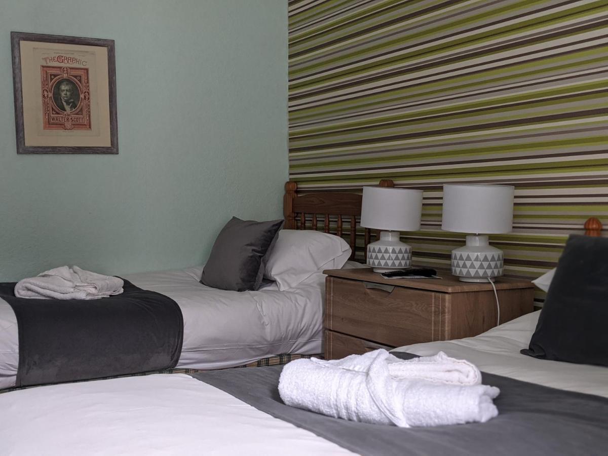 Crown Hotel Langholm ภายนอก รูปภาพ